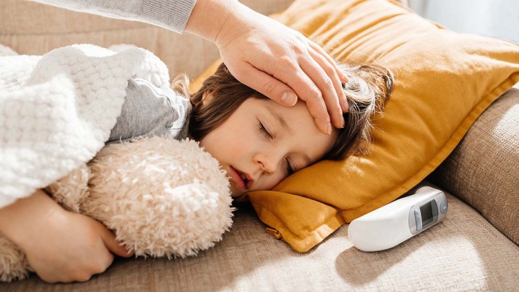 Γρίπη: Θα κορυφωθεί τον Φεβρουάριο – Ο παιδίατρος ενημερώνει τους γονείς για την έξαρση στα παιδιά
