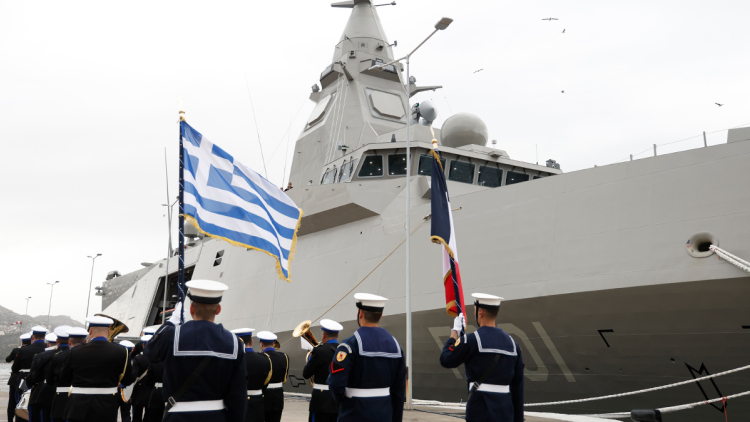Στη φρεγάτα Κίμων σήμερα η συνάντηση του Δένδια με τη Γαλλίδα ομόλογό του