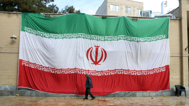 Αρχηγός ιρανικού στρατού: Έτοιμοι για συντριπτική απάντηση απέναντι στις απειλές των ΗΠΑ