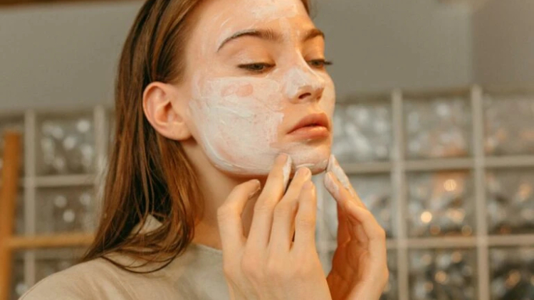 Skin Pampering: Χειμερινές τελετουργίες ομορφιάς στο σπίτι