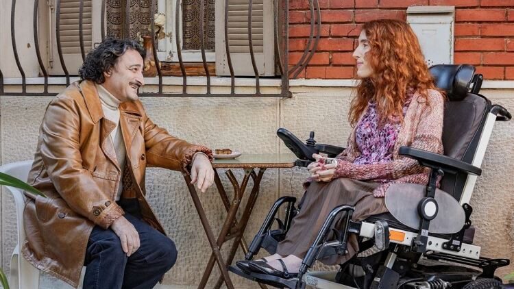 Βασίλης Χαραλαμπόπουλος: Μας υποδέχεται στο ζαχαροπλαστείο του «Ριφιφί» (βίντεο)
