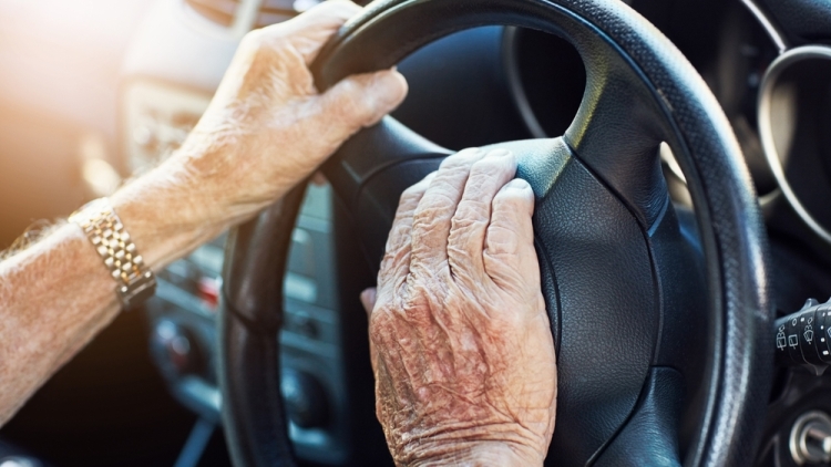 89χρονος κινήθηκε για 10 χλμ ανάποδα στην Εγνατία Οδό, προκαλώντας τροχαίο με τραυματισμό