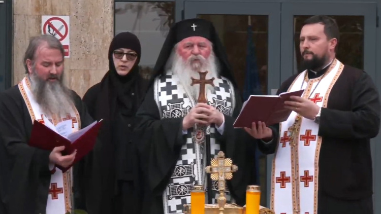 Συγκίνηση στην Τιμισοάρα στο τρισάγιο για τους επτά οπαδούς του ΠΑΟΚ που σκοτώθηκαν στη Ρουμανία, live εικόνα