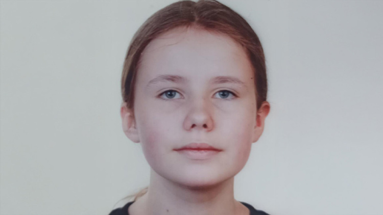 Την τελευταία φορά που είδα τη Λόρα ήταν 13 ετών, δεν νομίζω να αναγνώριζε καν τη φωνή μου, λέει ο ετεροθαλής αδερφός της