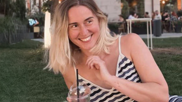 «Βρίσκω αγόρι σε κάθε χώρα: Μου δείχνουν αξιοθέατα και πληρώνουν για τα ραντεβού»
