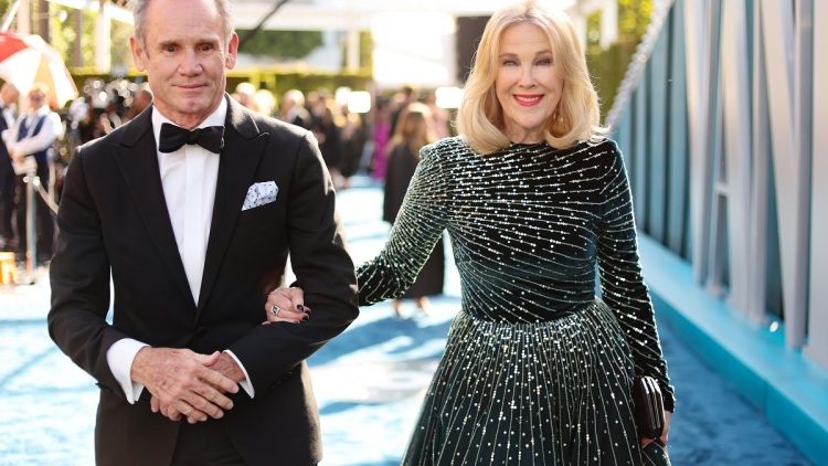 Κάθριν Ο'Χάρα - Μπο Γουέλς: Το μυστικό μιας σχέσης 30 χρόνων, το παράξενο δώρο γάμου του Τιμ Μπάρτον