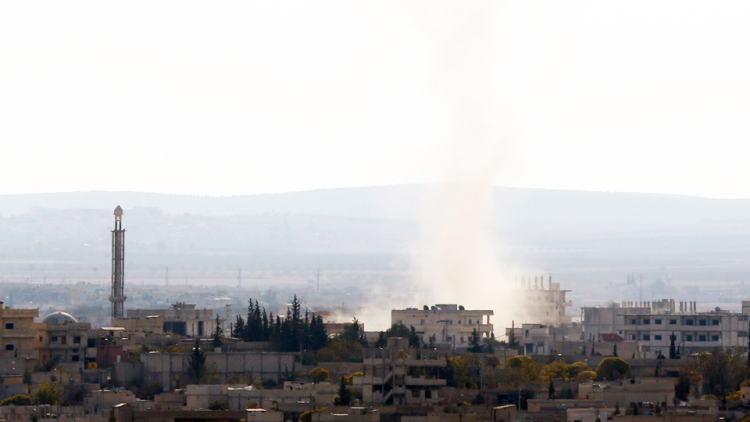 Oι τουρκικές αρχές σταμάτησαν αυτοκινητοπομπή που μετέφερε βοήθεια στην κουρδική πόλη Κομπάνι στη Συρία 