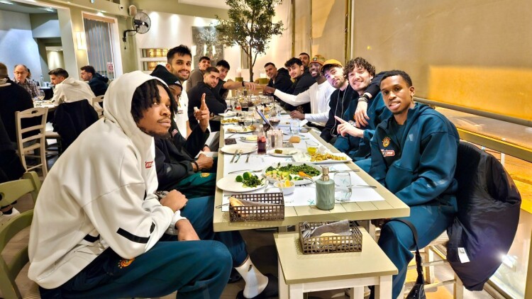 Παναθηναϊκός: Ο Σλούκας παρέθεσε δείπνο σε όλη την ομάδα στη Θεσσαλονίκη, δείτε φωτογραφίες