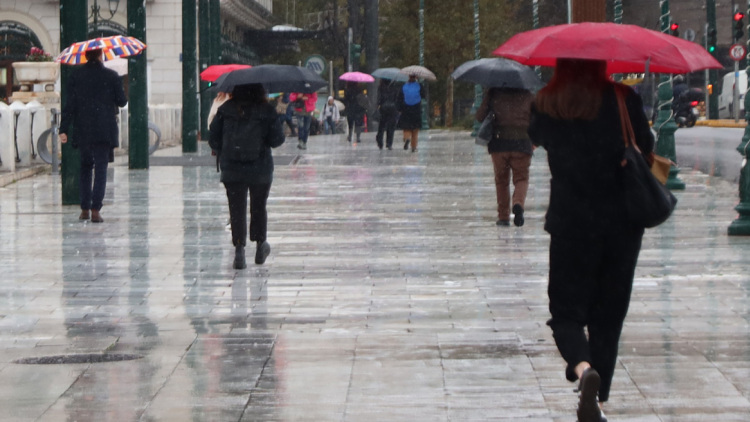 Ήχησε το 112 σε τέσσερις περιοχές της δυτικής Ελλάδας για την κακοκαιρία, θα «χτυπήσει» την Αττική σε δύο φάσεις, live η πορεία της