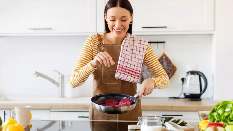 Από το κοτόπουλο μέχρι το βουβάλι – Μία διαιτολόγος εξηγεί ποιο κρέας είναι πιο υγιεινό
