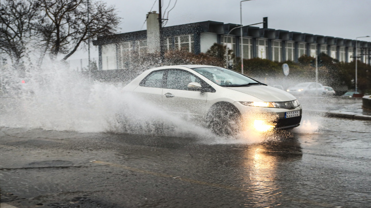 Ισχυρές βροχές, καταιγίδες και χιονοπτώσεις- Σε ποιες περιοχές θα συνεχιστούν τα έντονα φαινόμενα