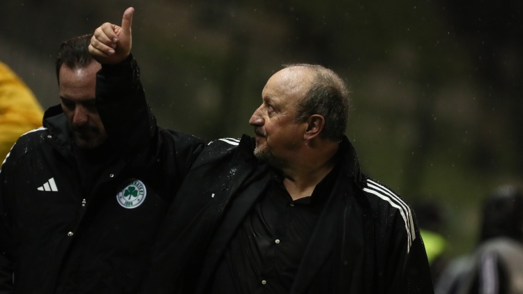 Μπενίτεθ: «Δίκαιο το 3-0, πολύτιμο να έχουμε λύσεις στον πάγκο»
