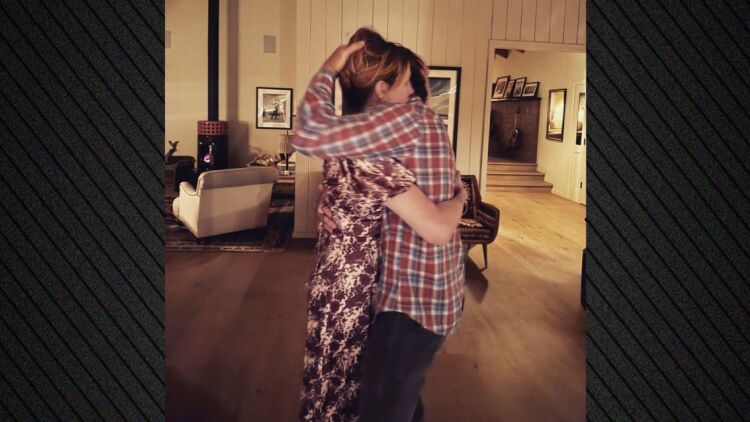 Η τρυφερή αγκαλιά της Τζούλια Ρόμπερτς με τον σύζυγό της: Ο αγαπημένος μου άνθρωπος