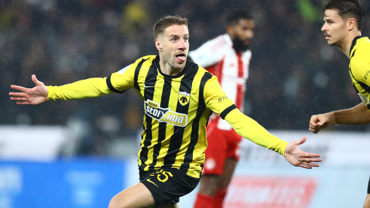 ΑΕΚ - Ολυμπιακός 1-0 (Β' ημίχρονο): Προβάδισμα νίκης με κεφαλιά του Βάργκα, Live 