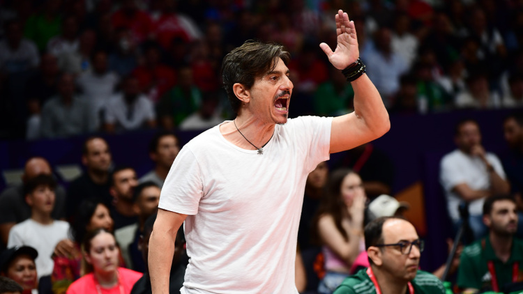 'Εξαλλος ο Γιαννακόπουλος μετά την ήττα από τον Άρη: «Παίκτες, προπονητές ντροπή σας! Να παραιτηθείτε όλοι»