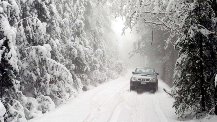 Χιόνισε σε Γρεβενά, Καστοριά, Κοζάνη και Φλώρινα, πού είναι απαραίτητες οι αλυσίδες στα οχήματα 