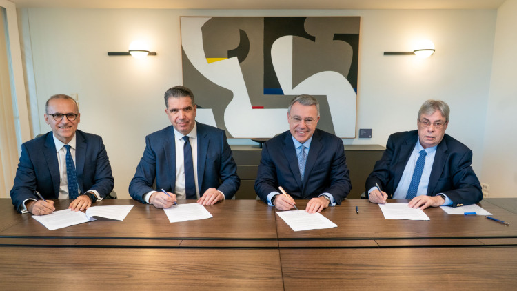 Νέα επιχειρησιακή σύμβαση στην Alpha Bank, στα 1.600 ευρώ ο κατώτατος μισθός