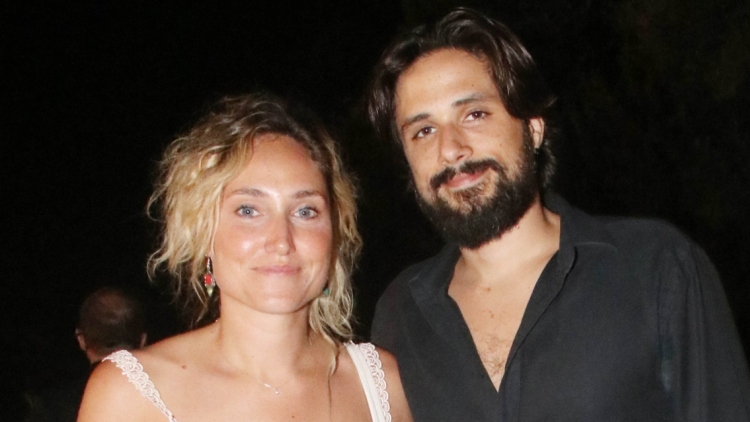 Γιάννης Νιάρρος για τον γάμο του με τη Χαρά Μάτα Γιαννάτου: Έίπαμε να το κάνουμε σαν πάρτι