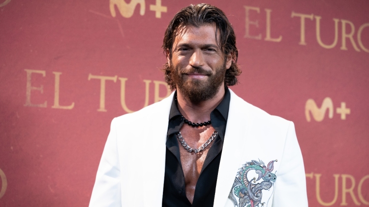 Ο Τζαν Γιαμάν συμπαρουσιαστής στο Sanremo που θα αναδείξει τον εκπρόσωπο της Ιταλίας στην Eurovision 2026