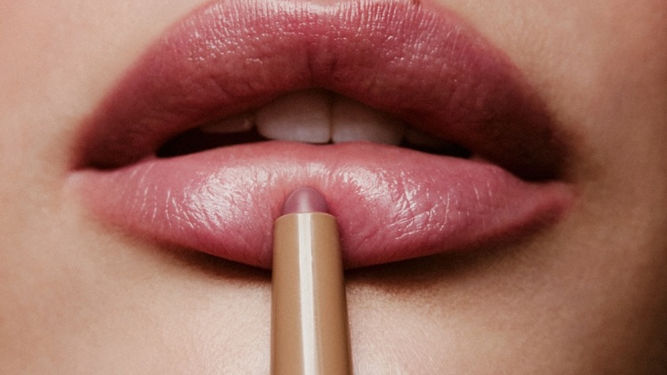 Ballet Slipper Lips: Η τάση που κάνει το baby pink να είναι το νέο neutral στο μακιγιάζ των χειλιών
