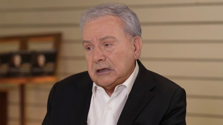 Μανώλης Μητσιάς: Το πολύ σε έναν χρόνο θα σταματήσω το τραγούδι, θέλω να φύγω όρθιος