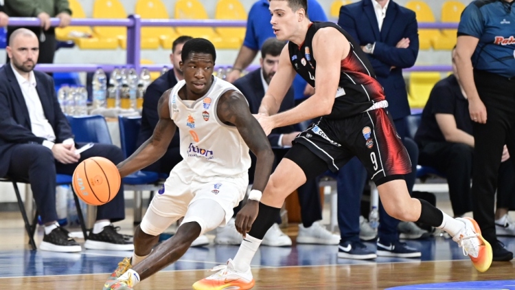 Σύλληψη Αμερικανού μπασκετμπολίστα: «Δεν ήμουν μεθυσμένος», λέει ο 28χρονος που συνελήφθη να οδηγεί στις γραμμές του τρένου