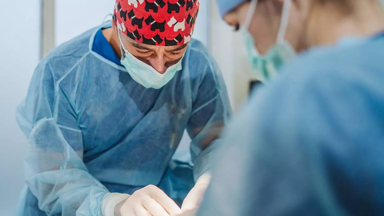 33χρονος άντεξε 48 ώρες χωρίς πνεύμονες μέχρι τη μεταμόσχευση – Η καινοτομία που τον έσωσε