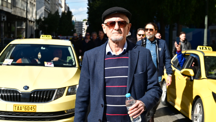 Aπεργία ταξί: Πορεία στο κέντρο της Αθήνας, με απεργία διαρκείας προειδοποιεί ο πρόεδρος του ΣΑΤΑ
