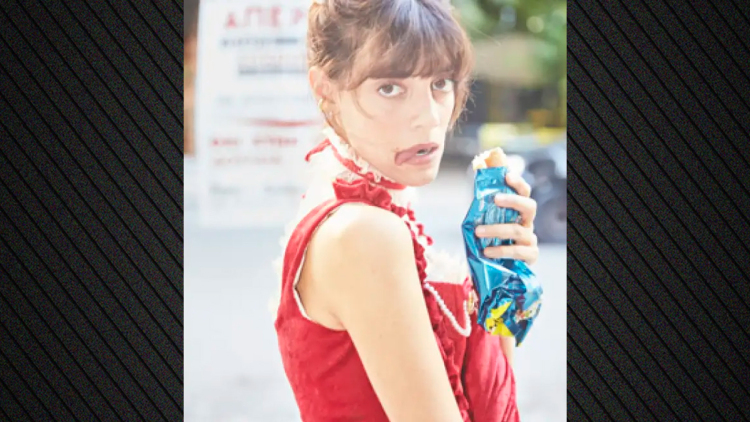 Χριστίνα Χειλά-Φαμέλη: Υποδύεται την Μαρία Αντουανέτα στη σκηνή του Θεάτρου του Νέου Κόσμου