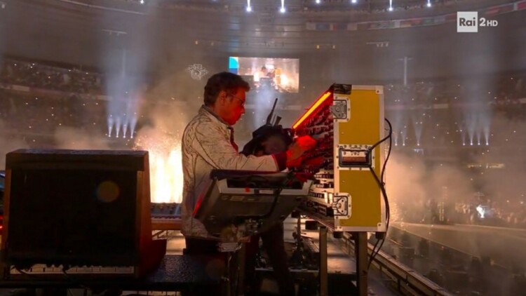 Ζαν Μισέλ Ζαρ: Ο διάσημος καλλιτέχνης της ηλεκτρονικής μουσικής έρχεται για συναυλία στην Αθήνα