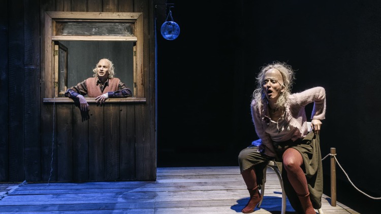 Το Θέατρο του Νέου Κόσμου φιλοξενεί το το έργο του Ευγένιου Ιονέσκο, «Οι Καρέκλες»