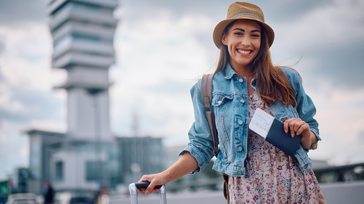 Πώς να βρείτε φθηνά εισιτήρια με Τεχνητή Νοημοσύνη: «Η πτήση μου κόστισε 1.260 δολάρια, εγώ πλήρωσα 118»