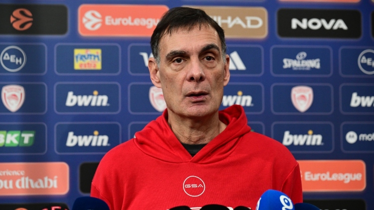 Ο Μπαρτζώκας απάντησε για το επεισόδιο στο Ντουμπάι: «Δεν με τιμά, ο οπαδός με πήρε τηλέφωνο και μου ζήτησε συγγνώμη»
