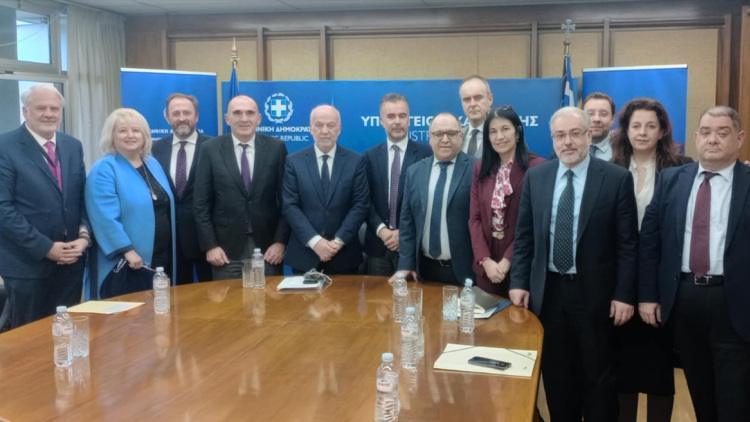 Αντίθετη οι δικηγόροι στη σύνταξη κατασχετήριας έκθεσης από δικαστικούς επιμελητές
