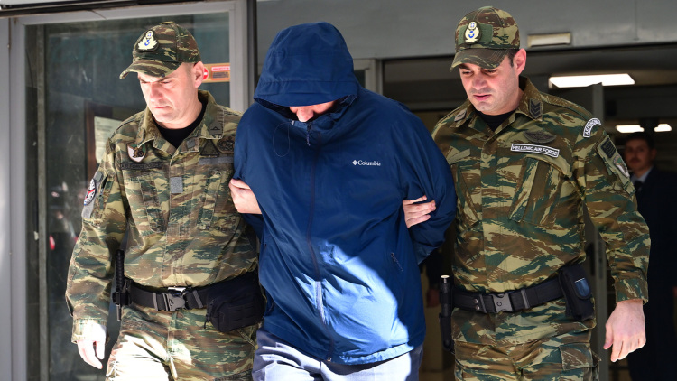 Πώς οι Κινέζοι στρατολόγησαν τον σμήναρχο κατάσκοπο, ο σύνδεσμός του και το ταξίδι που έχει μπει στο μικροσκόπιο των ερευνών