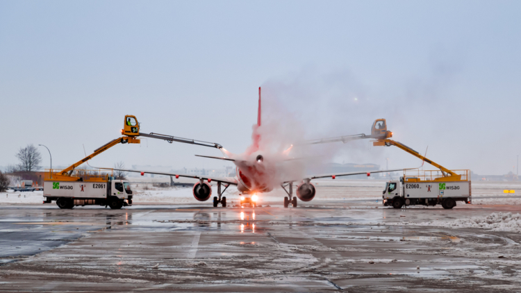 Γερμανία: Το αεροδρόμιο του Βερολίνου παραμένει κλειστό λόγω μαύρου πάγου