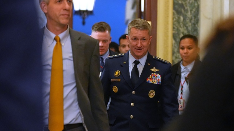 Συνάντηση των επικεφαλής των ενόπλων δυνάμεων ΗΠΑ και Λιβάνου εν μέσω πιέσεων για τον αφοπλισμό της Χεζμπολάχ 