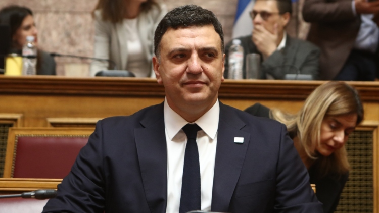 Κικίλιας στη Βουλή για το ναυάγιο στη Χίο: Η πρόσκρουση οφείλεται σε αιφνίδια αλλαγή πορείας και ελιγμό του διακινητή