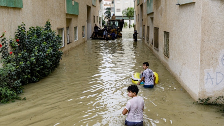 Πάνω από 140.000 άνθρωποι εκτοπίστηκαν λόγω ακραίων βροχοπτώσεων στο βορειοδυτικό τμήμα του Μαρόκου 