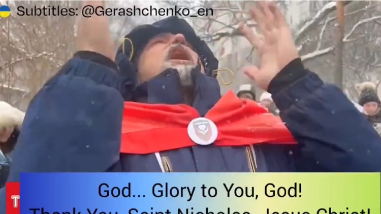 Ουκρανός πατέρας ξεσπά σε κλάματα όταν μαθαίνει πως ο γιος του γυρνάει από τη ρωσική αιχμαλωσία - Δείτε βίντεο