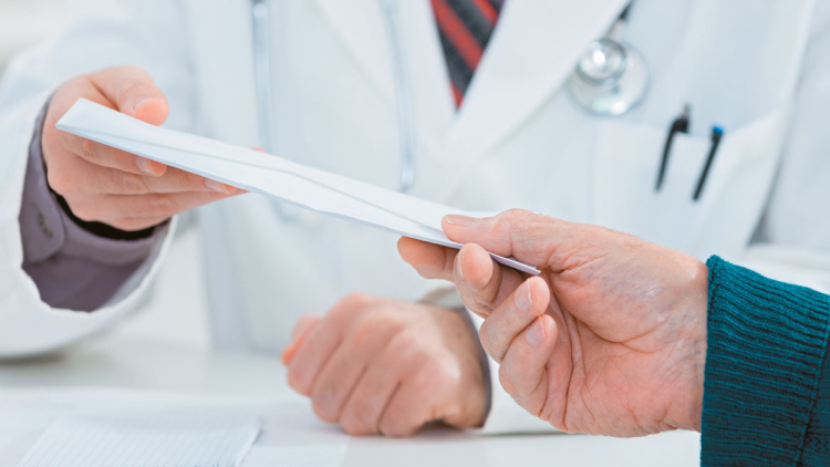 Προκαλεί ο γιατρός του Ιπποκράτειου που καταδικάστηκε για φακελάκια:  Έπρεπε να τον αφήσω να πεθάνει, αντί να μου πουν κι ευχαριστώ με κατηγορούν
