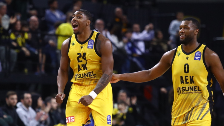 Δέκατη σερί νίκη σε Ελλάδα και Ευρώπη για την ΑΕΚ, 83-74 με ανατροπή το Μαρούσι, βίντεο 