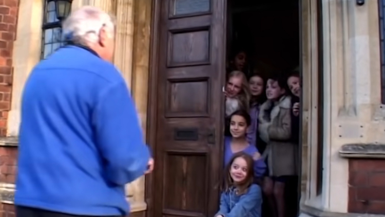 Boys and Girls Alone: 20 παιδιά έμειναν μόνα τους σε ένα σπίτι για ένα αμφιλεγόμενο reality