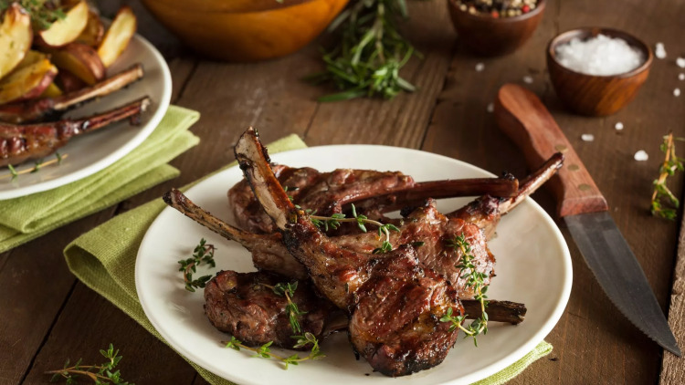 Τι προσέχει μία χημικός τροφίμων όταν ψωνίζει παϊδάκια