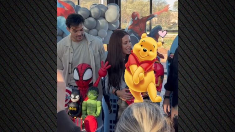 To πάρτι γενεθλίων της Ελένης Φουρέιρα και του Αλμπέρτο Μποτία για τον 3 ετών γιο τους, δείτε βίντεο