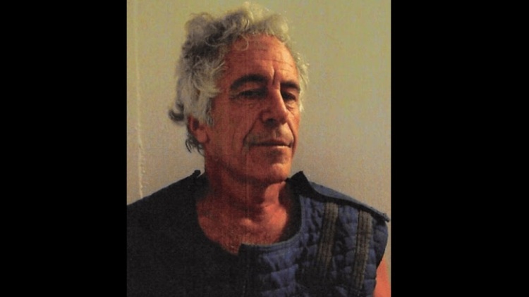 Αρχεία Επστάιν: Οι δεσμοφύλακες χρησιμοποίησαν «σορό-δόλωμα» για να ξεγελάσουν τους δημοσιογράφους έξω από τη φυλακή