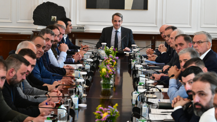 Σε εξέλιξη η συνάντηση Μητσοτάκη με τους αγρότες στο Μαξίμου, δείτε live τις δηλώσεις του πρωθυπουργού