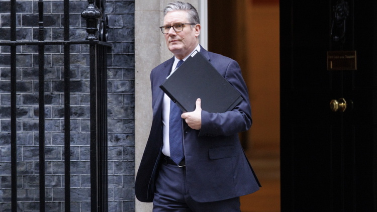 Στάρμερ: Δεν θα εγκαταλείψω ποτέ την εντολή που μου δόθηκε