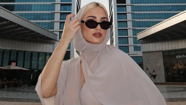 Η Ιωάννα Τούνη δέχτηκε νέα παρατήρηση στη Σαουδική Αραβία: Δεν φιλιόμαστε με τον σύντροφό μου, σαν τα ξαδέρφια πηγαίνουμε βόλτες