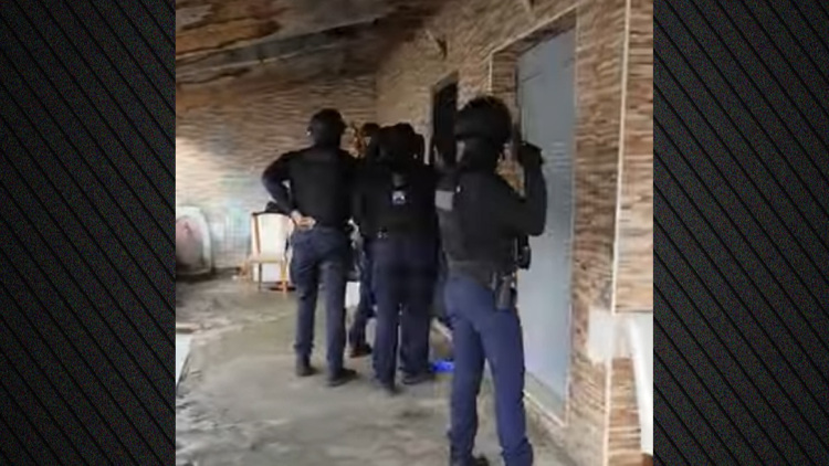 Αστυνομική επιχείρηση σε Φυλή και Αχαρνές με 12 συλλήψεις, ξήλωσαν καλώδιο 520 μέτρων που χρησιμοποιούνταν για ρευματοκλοπές
